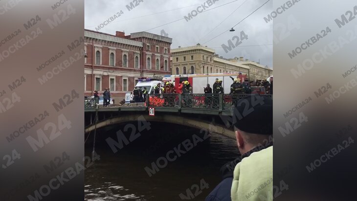 Санкт петербург автобус упал в воду сегодня