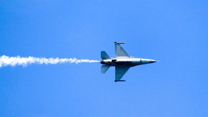 ����������� F-16 �������� �� ������� ��� ���������� ������� �������
