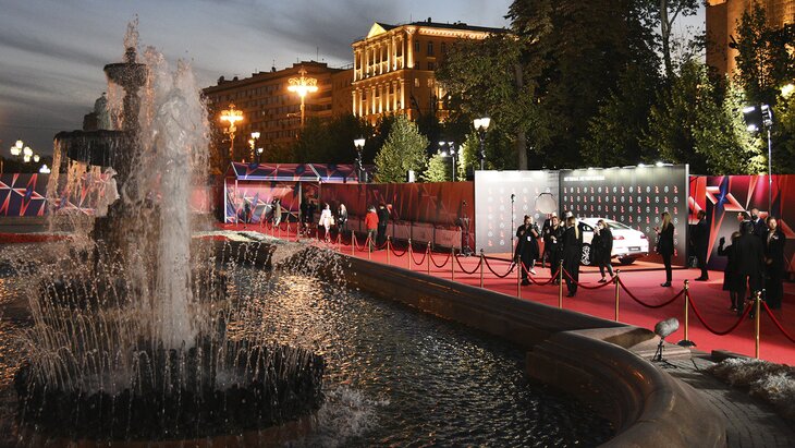 ������ 24: � ������� ������� ��������� � ������ ���� 48-�� ����