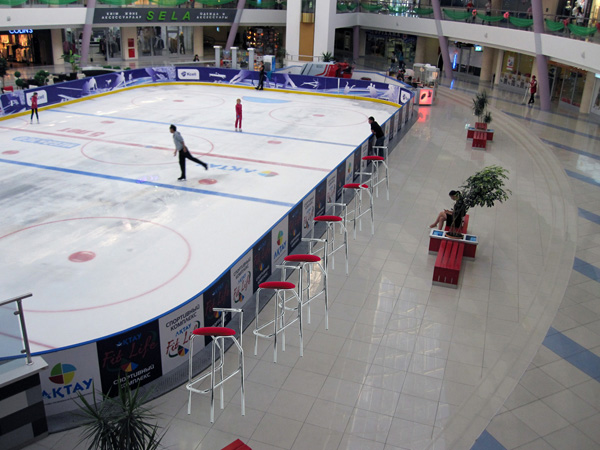 Каток Mega Ice