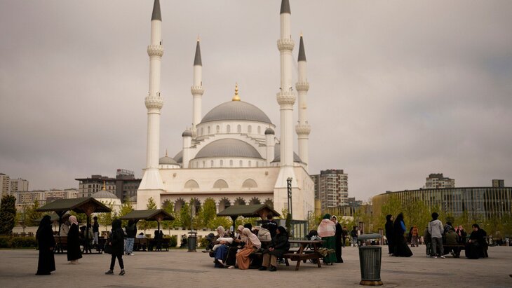 ����� 150 ������� ���������� � ���������� ������������� � ��������