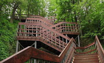 В «Коломенском» стартовал ремонт лестничных спусков