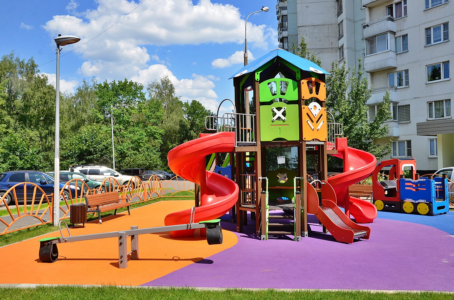 На Юге столицы благоустроят детские площадки Донского района