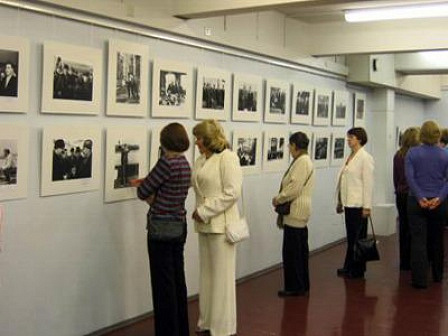 Выставочный проект «Лица России: жить вместе, оставаясь разными» реализуется в библиотеке № 64 на улице Куусинена.