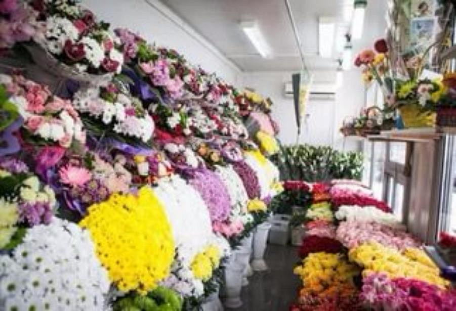 Около метро «Шипиловская» выставлен на торги цветочный киоск